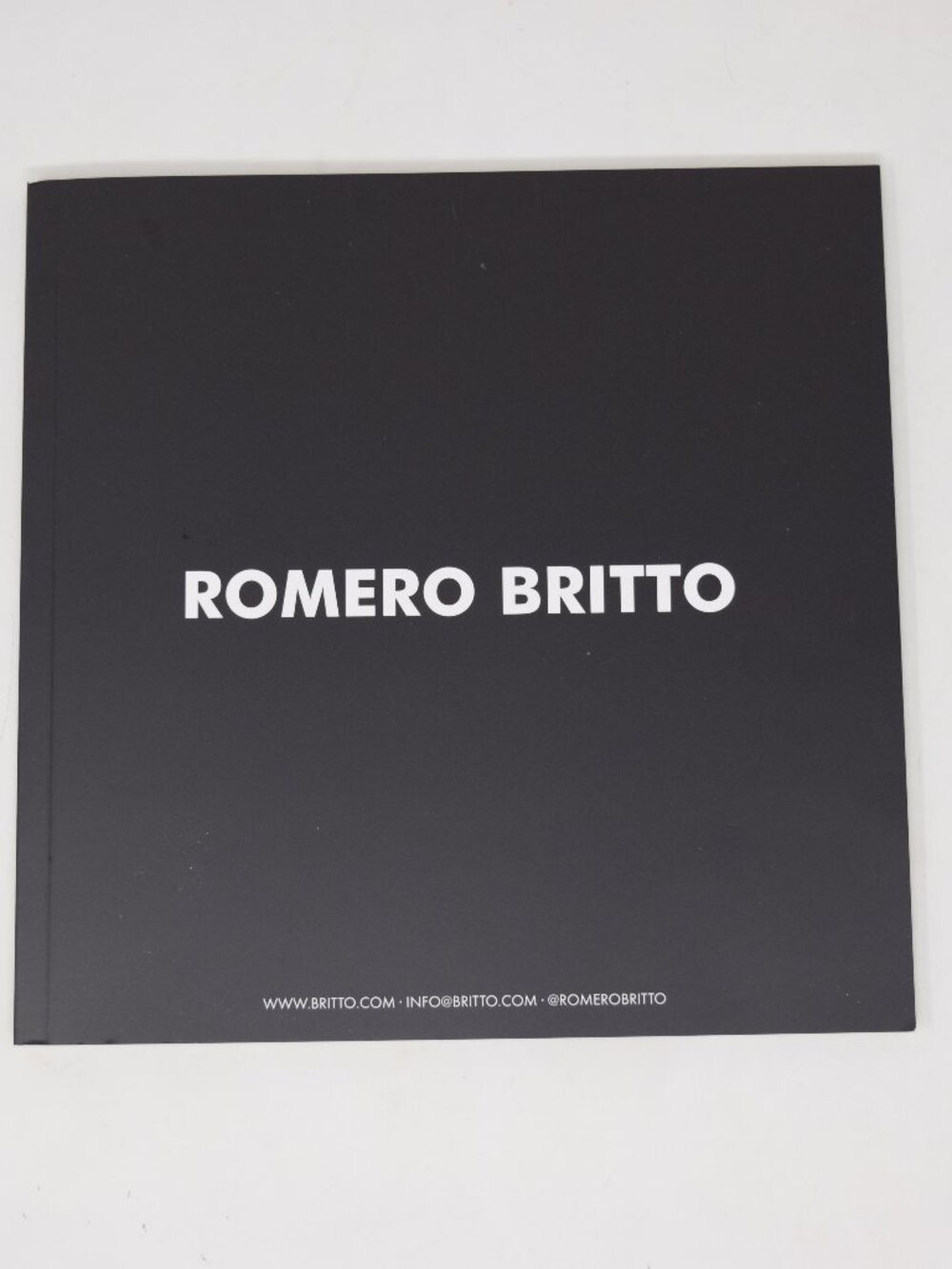 Romero Britto Happy Art Movement Book Paperback Retrospective Catalog Illustrate